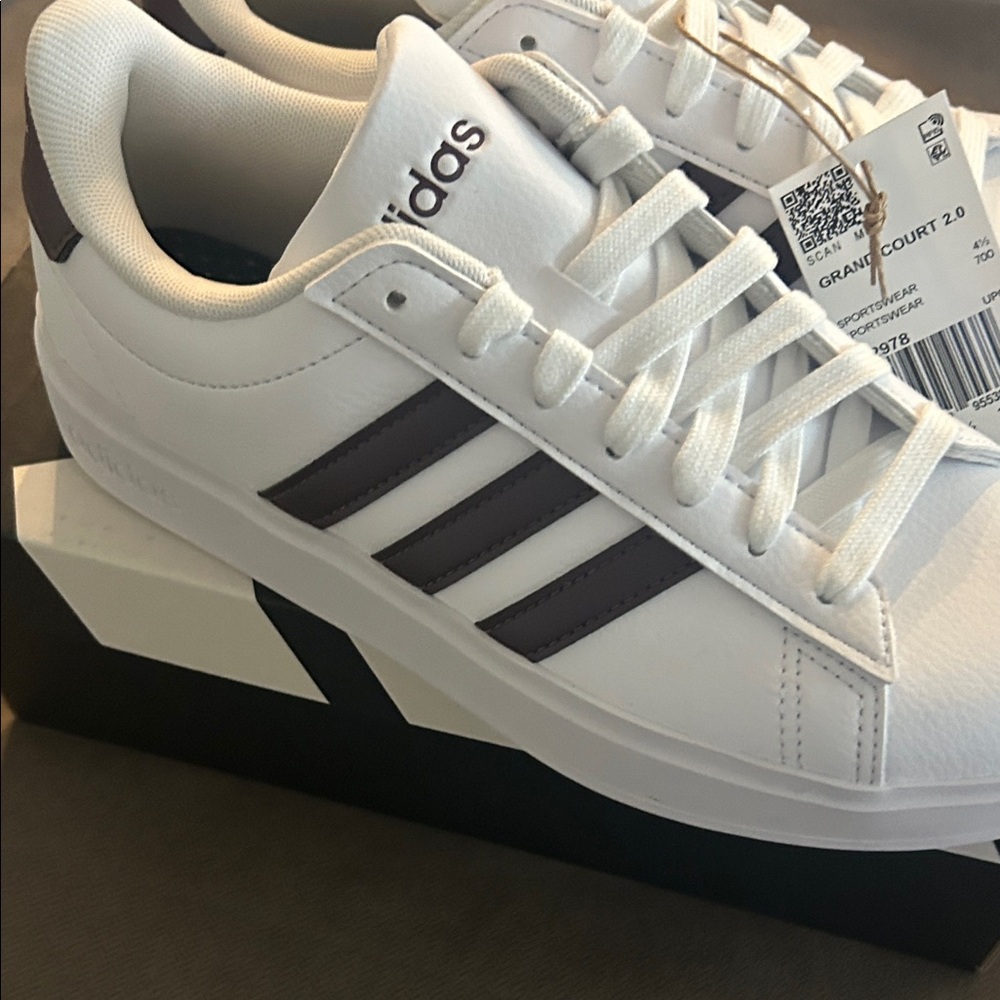 Adidas Women’s Grand Court 2.0 Shoes - Picture 6 of 7